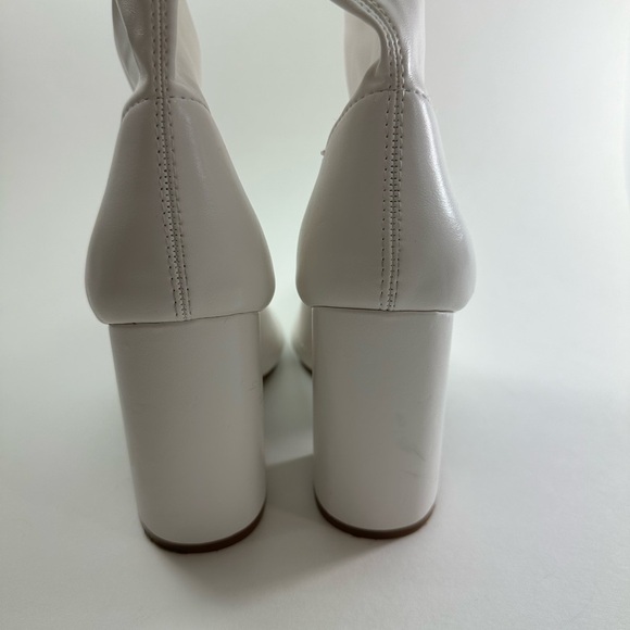 NastyGal White Pointed Toe 4” Heel Boots Socks Size 8.5 EU39 - Picture 5 of 9